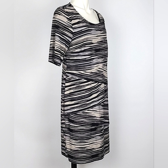 Connected Apparel Tiered Sheath Dress  Beige Black Stripes 1/2 Sleeves Size 16 - Picture 3 of 15